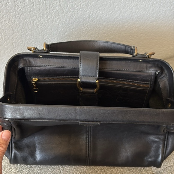 ❌ SOLD❌. Vintage Coach Leather  Hudson Doctor Bag rare BLK - Picture 8 of 13